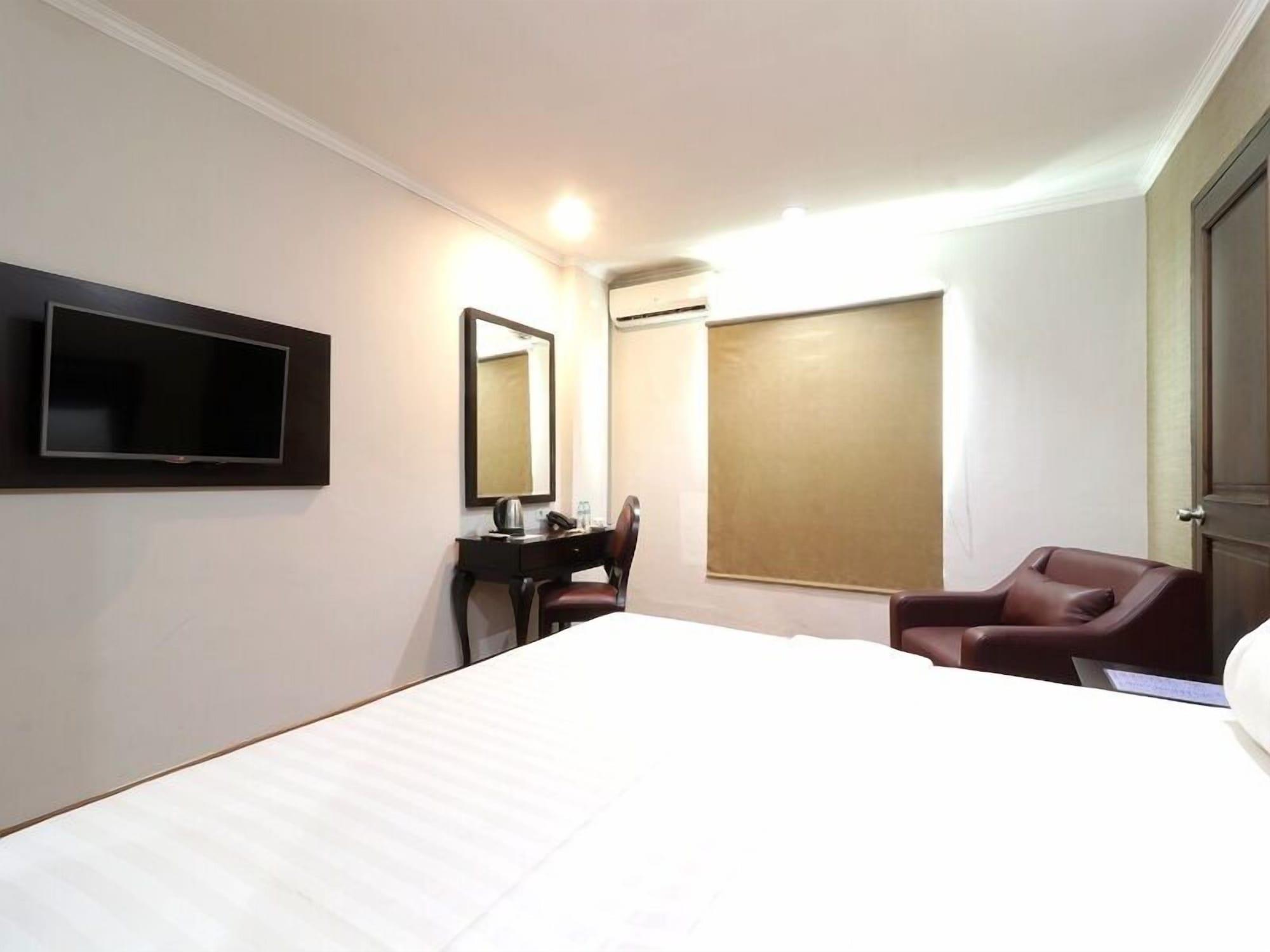 P Hotel Dżakarta Zewnętrze zdjęcie