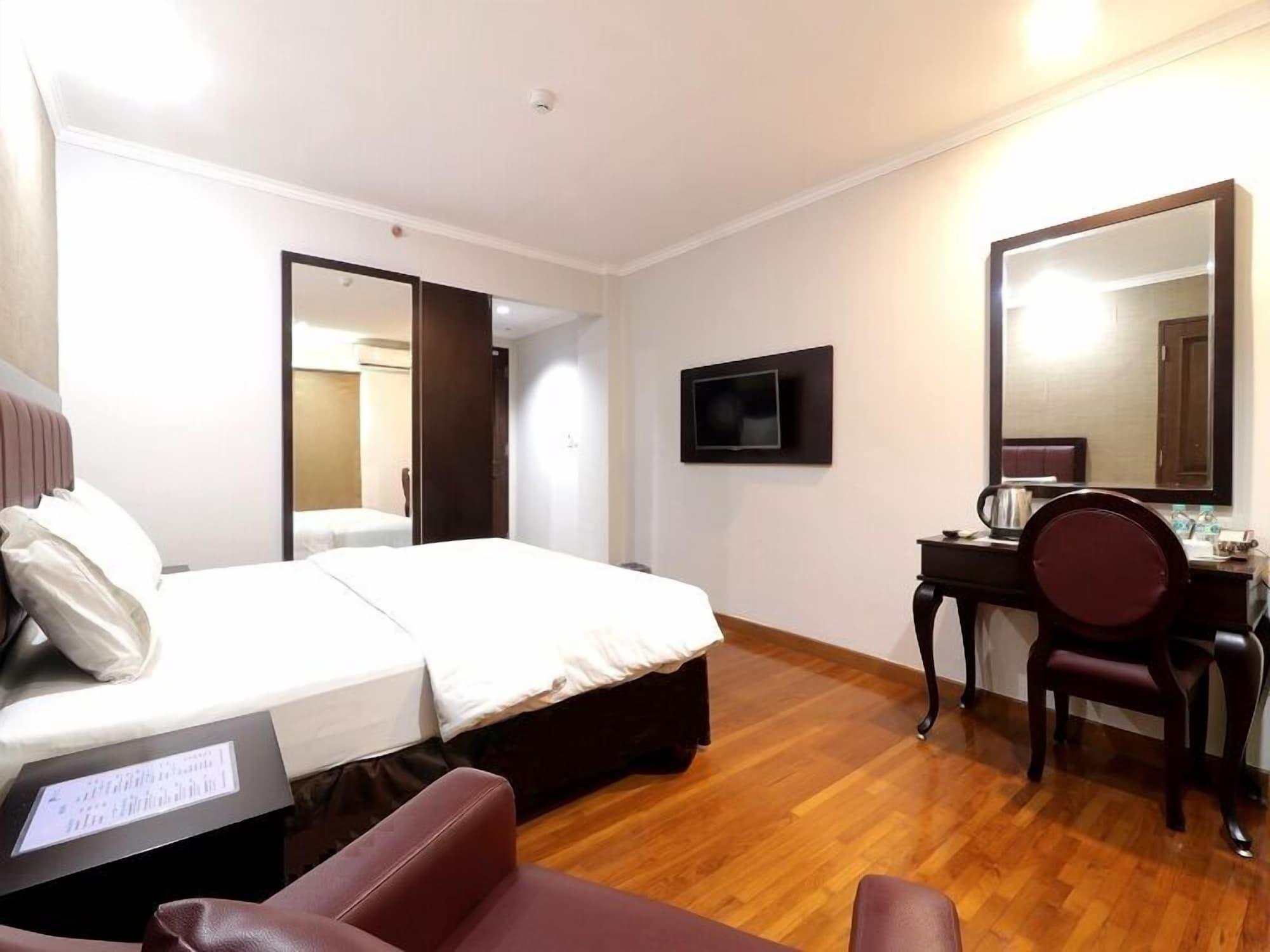 P Hotel Dżakarta Zewnętrze zdjęcie